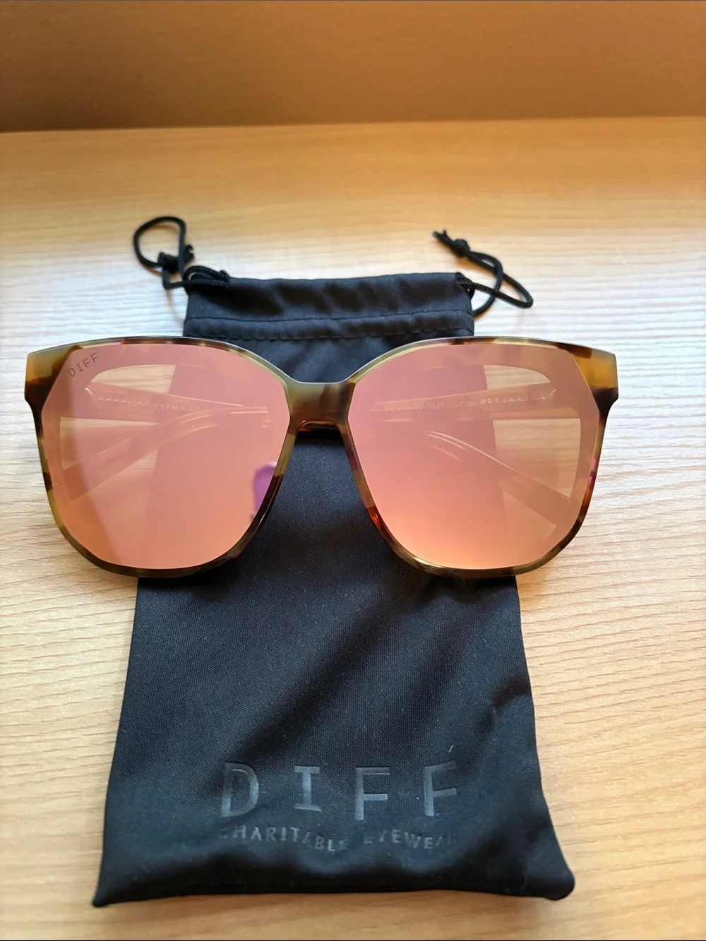 Diff Eyewear Tortoise Frame Sunglasses with Pink Mirrored Lenses